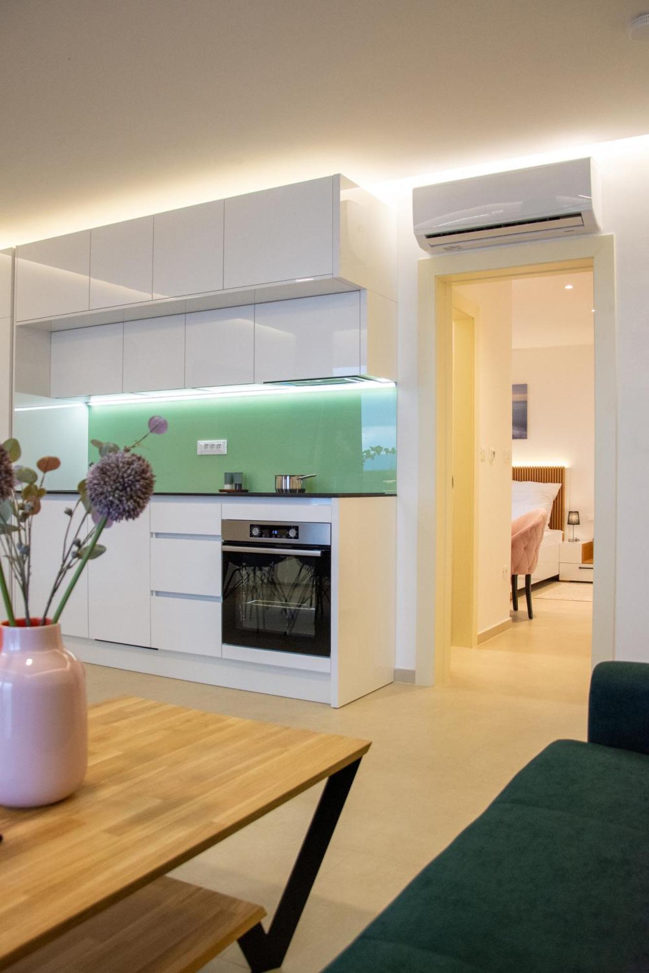 Joell Apartments Lokva Rogoznica Ngoại thất bức ảnh